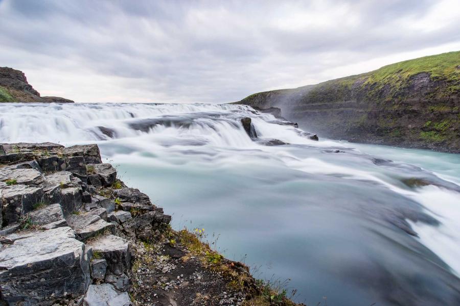 Winter Swells: Why Cold Water Means Better Waves (Vol. 15)