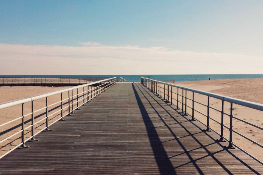 Winter Swells: Why Cold Water Means Better Waves (Vol. 8)